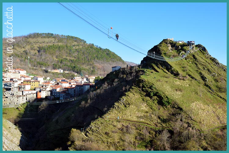 Ponte tibetano a Sasso di Castalda